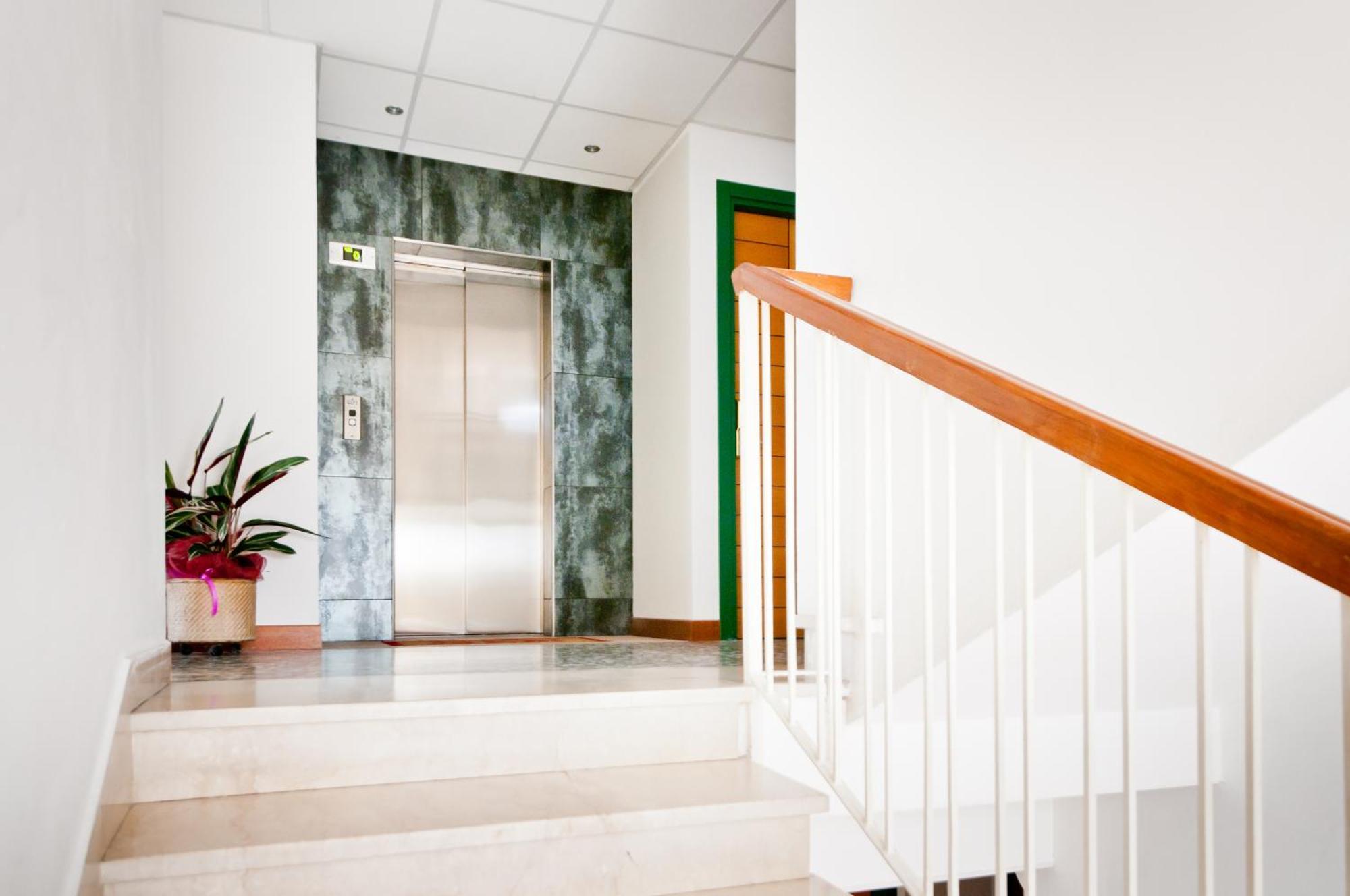 Hotel Milan Rosolina Mare Exterior photo